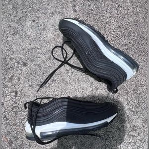 Black Nike air max 97